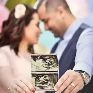 عکس جشن تعیین جنسیت به همراه برگه سونوگرافی