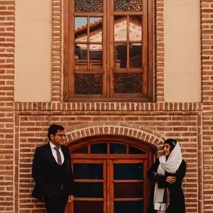 عکاسی دو نفره در عمارت