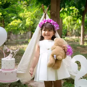 عکاسی کودک با لباس عروس