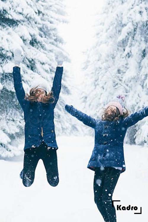 ژست عکس برفی عاشقانه