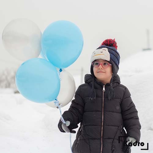 ژست عکس برفی عاشقانه