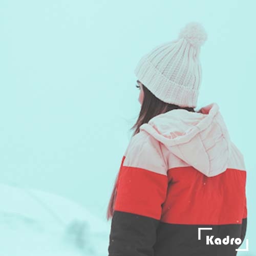 ژست عکس برفی عاشقانه